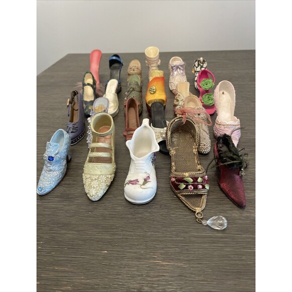 Mixed Lot of 22 Just The Right Shoe Raine Others Heels Sandals Platforms Vintage - Picture 1 of 16